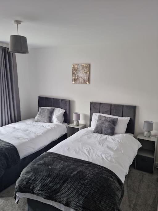 5 Bedroom House - Cheshire Oaks Элсмир-Порт Экстерьер фото
