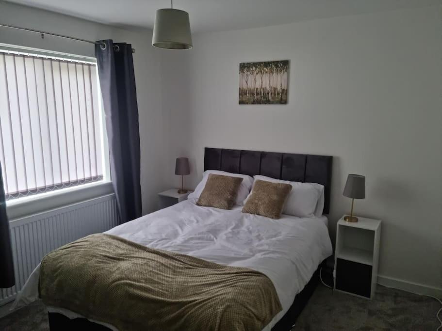 5 Bedroom House - Cheshire Oaks Элсмир-Порт Экстерьер фото
