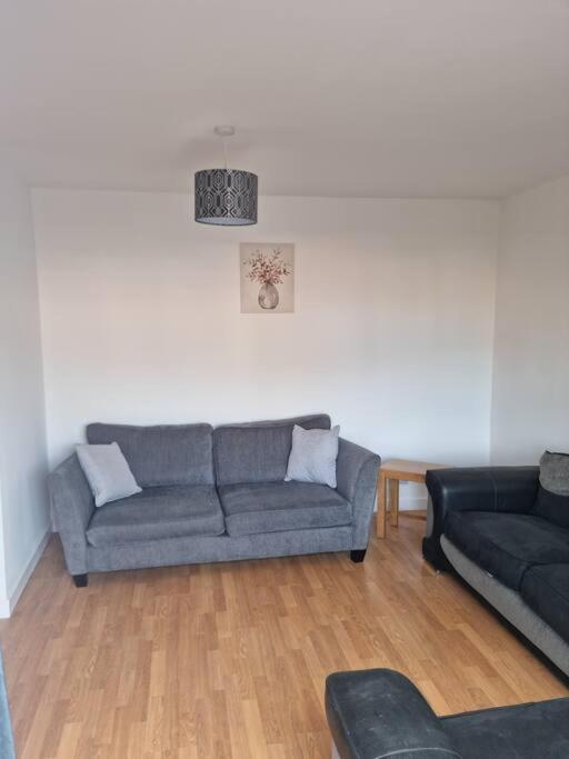 5 Bedroom House - Cheshire Oaks Элсмир-Порт Экстерьер фото